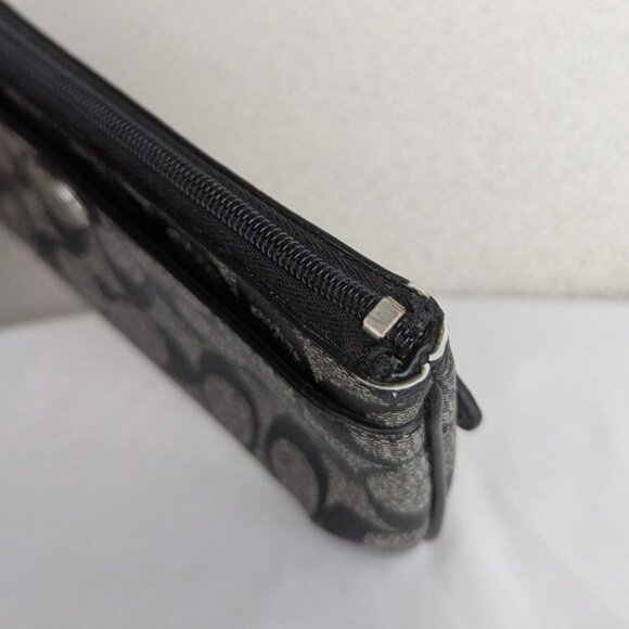 Coach Peyton Signature Go-Go Wristlet Pouch Wallet Holds Phone Black NO STRAP - Picture 12 of 12
